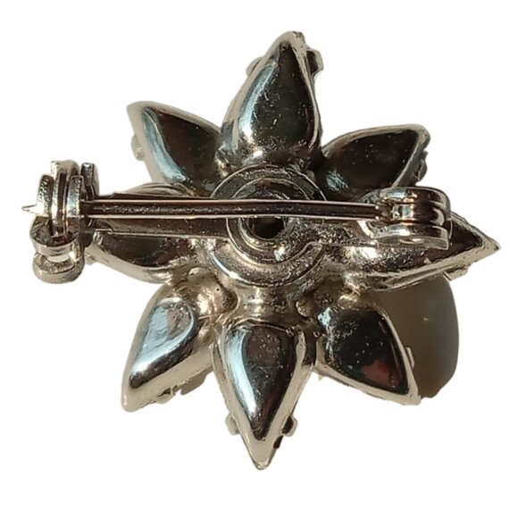 Vintage Snowflake Style Rhinestone Pin, Brooch - Picture 4 of 12